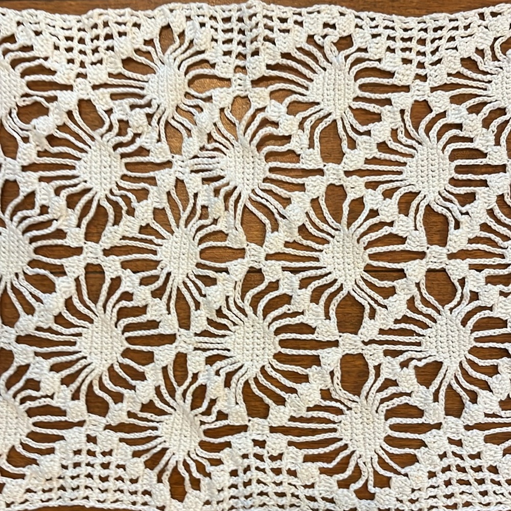 White Crochet Vintage Handmade Table Runner Topper Doily - Picture 3 of 6